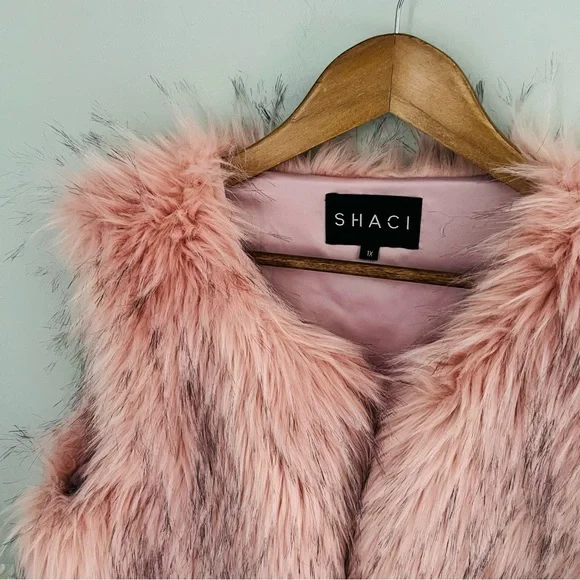 SHACI Pink Faux Fur Vest Size 1X